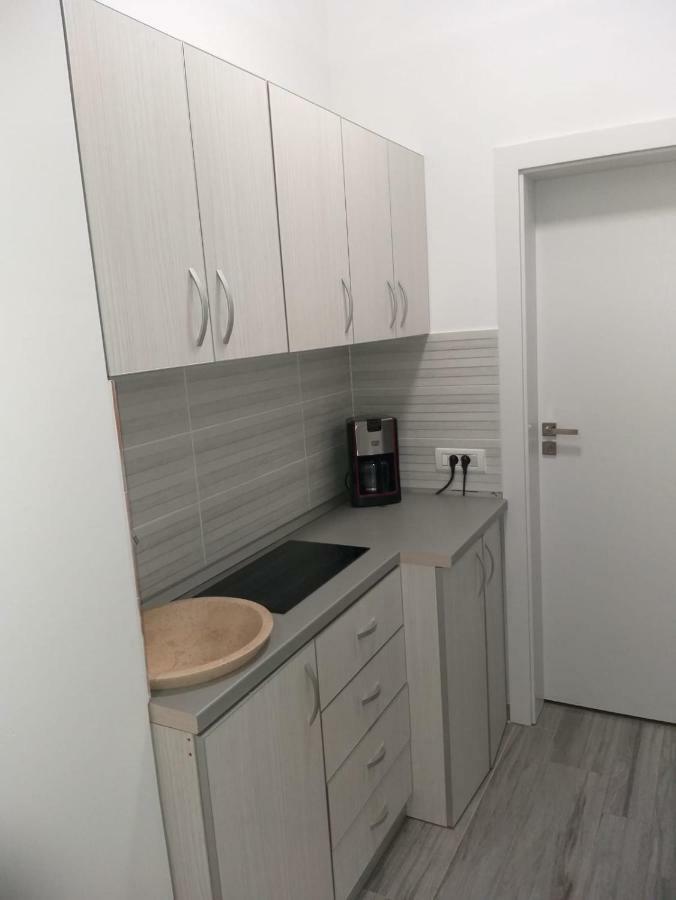 Frontal View By Twin Residence 마마이아 외부 사진
